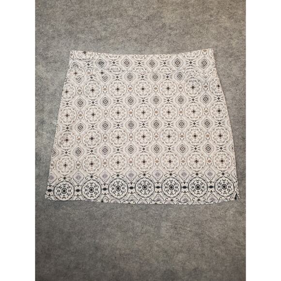 croft & barrow Dresses & Skirts - Women's Croft & Barrow 14 Brown White & Black Geometric Pattern Pull On Skort75